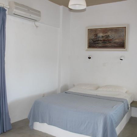 Pansion Andreas Apartment Tínos Exterior foto
